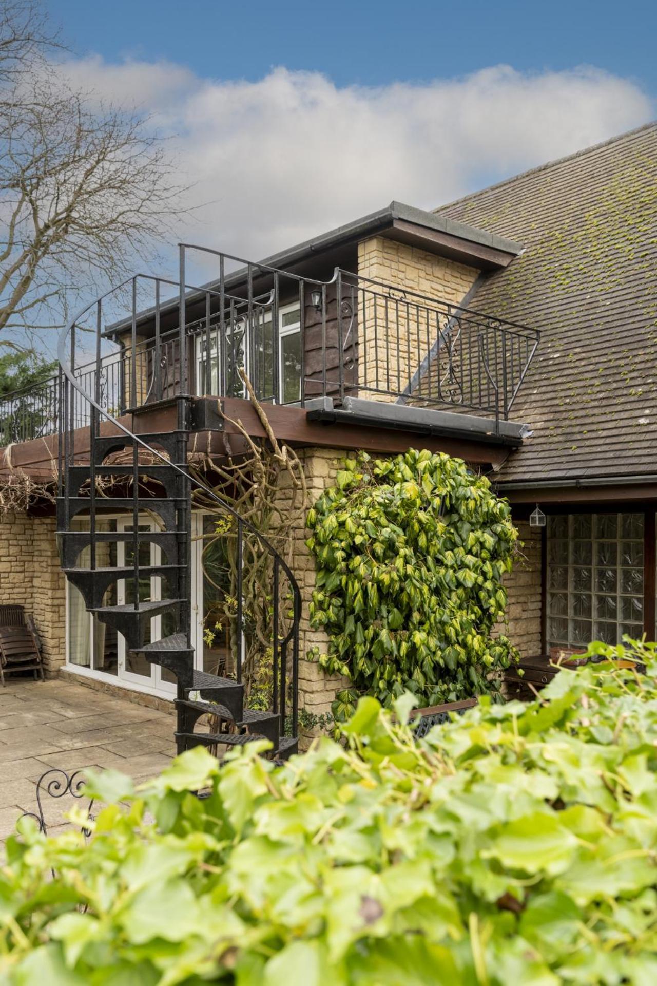 Sandford Meadow Guest House Kennington  Εξωτερικό φωτογραφία